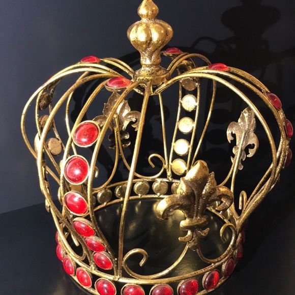 Large Home Decor Gold Crown - Picture 5 of 16